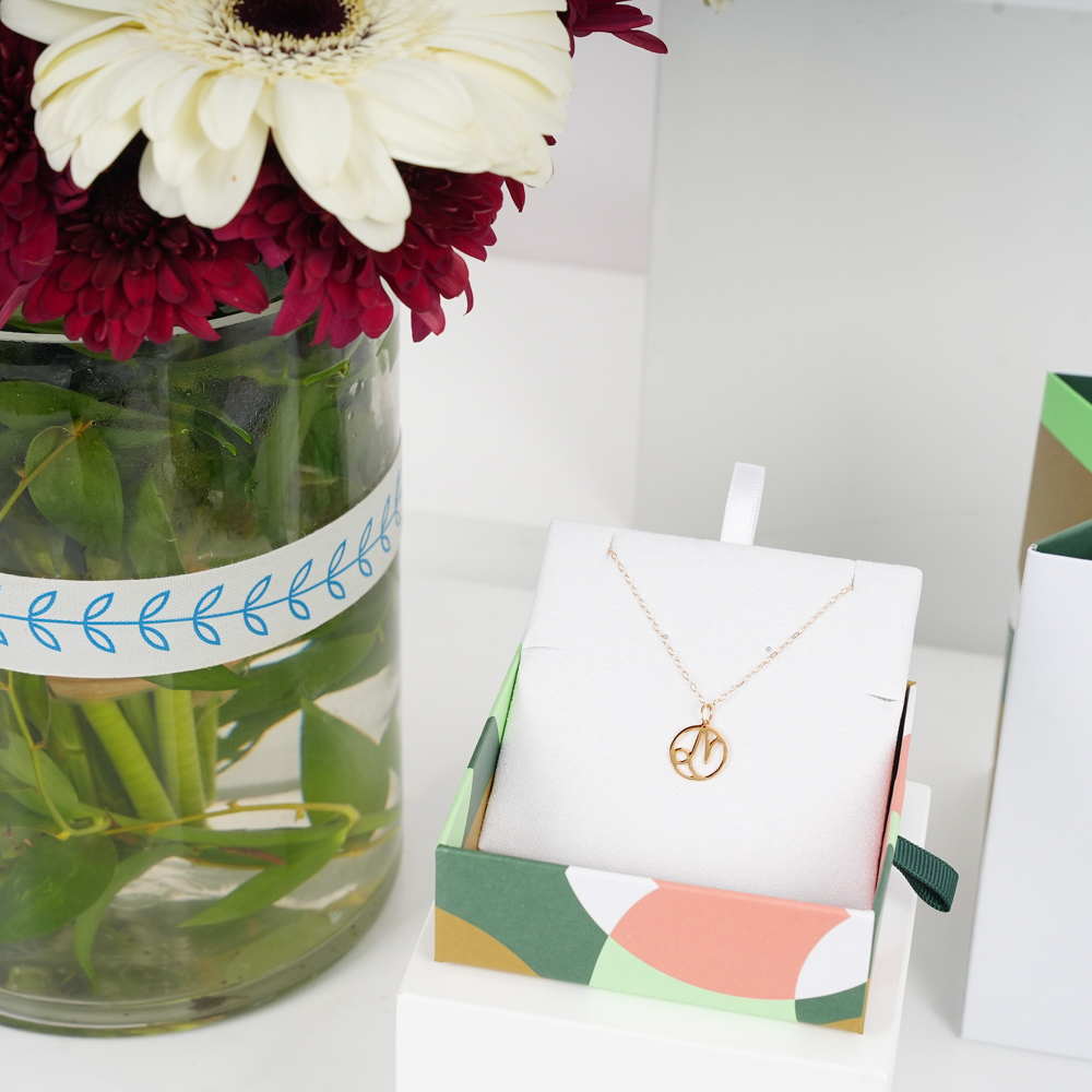 قلادة برج الجدي الذهب من مس ال | مزهرية البهجة  