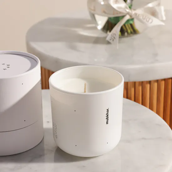 Mubkhar Amazonian Rain Candle | White Roses Vase