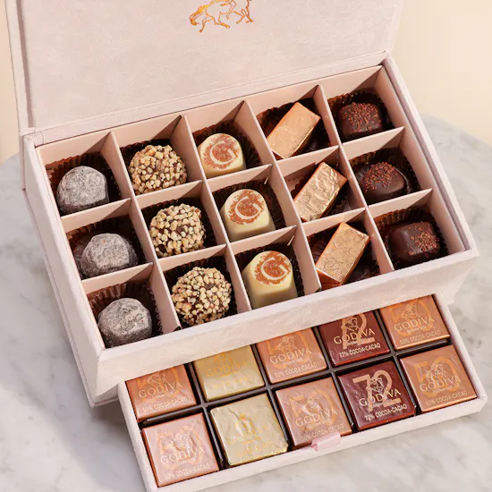 Godiva Small Beige Royal Chocolate Box