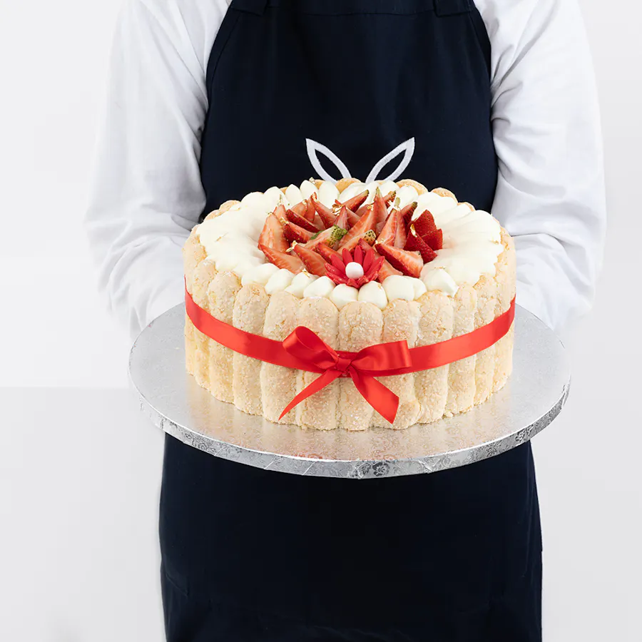 Charlotte Cake | Red Roses 2