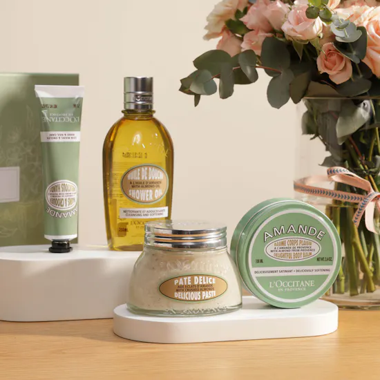 L'Occitane Almond Exfoliating Gift Set | Warmy Flowers Vase