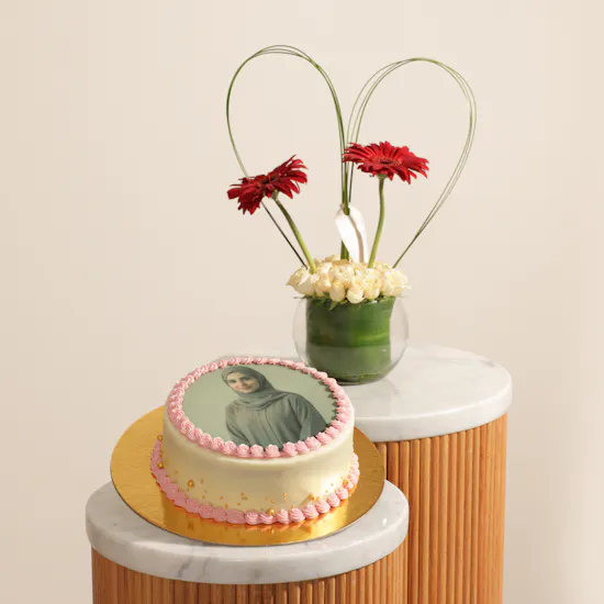 Floward Personalized Photo Red Velvet Pink Cake | Dreamy Flowers Vase and White Balloons