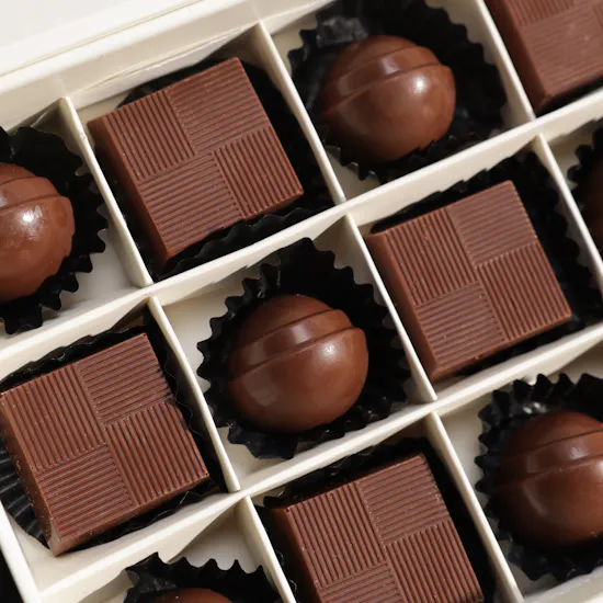 Floward Signature Small Chocolate Box