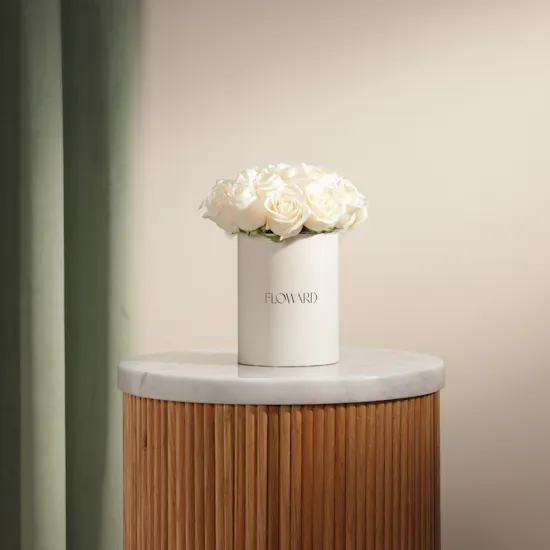 Dreamy White Rose Box | 15 Flowers