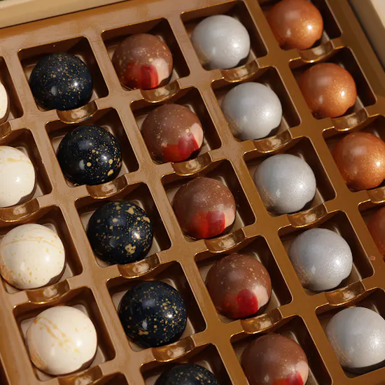 Nua Signature Arabesque Chocolate Box