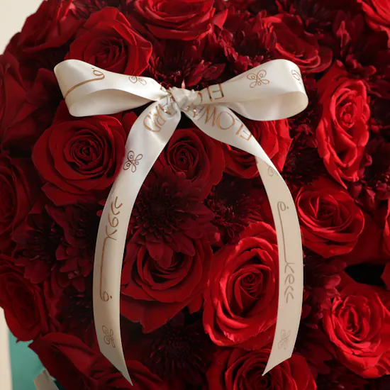Heart Shape Red Flowers Vase