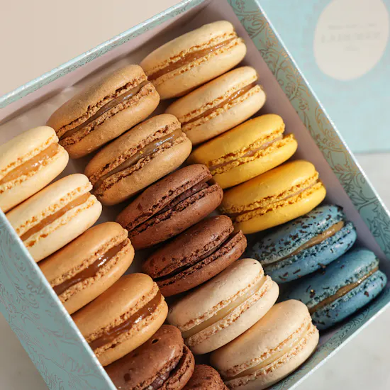 Ladurée Macaron Blue Arabesque Box