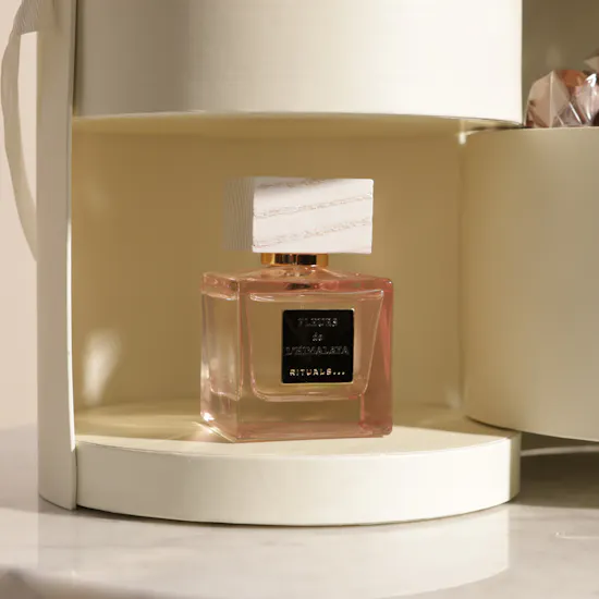 عطر فلور دو الهيمالايا أو دي بارفيوم للنساء من ريتشوالز | شوكولاتة وزهور استثنائية