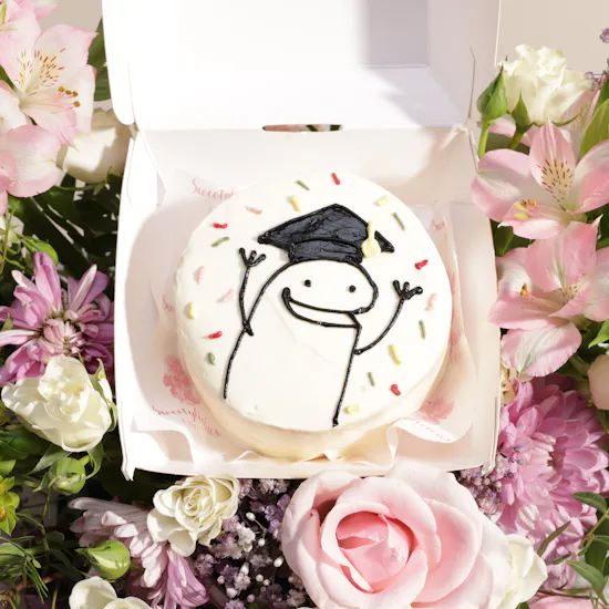 Sweetylicious Graduation Hat Korean Cake | Delightful Flowers