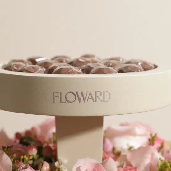 Floward Chocolates and Flowers Sweetness Tray