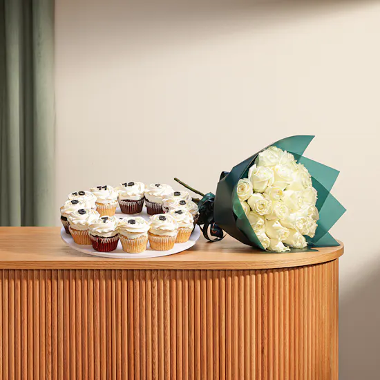 Floward New Year Cupcakes | Enchanting Flower Bouquet