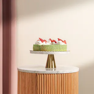 Floward Strawberry Pistachio Cake