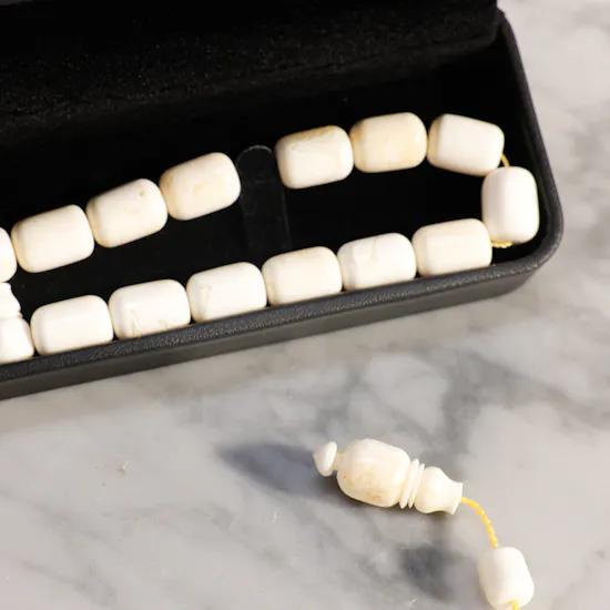 Floward White Mestika Rosary