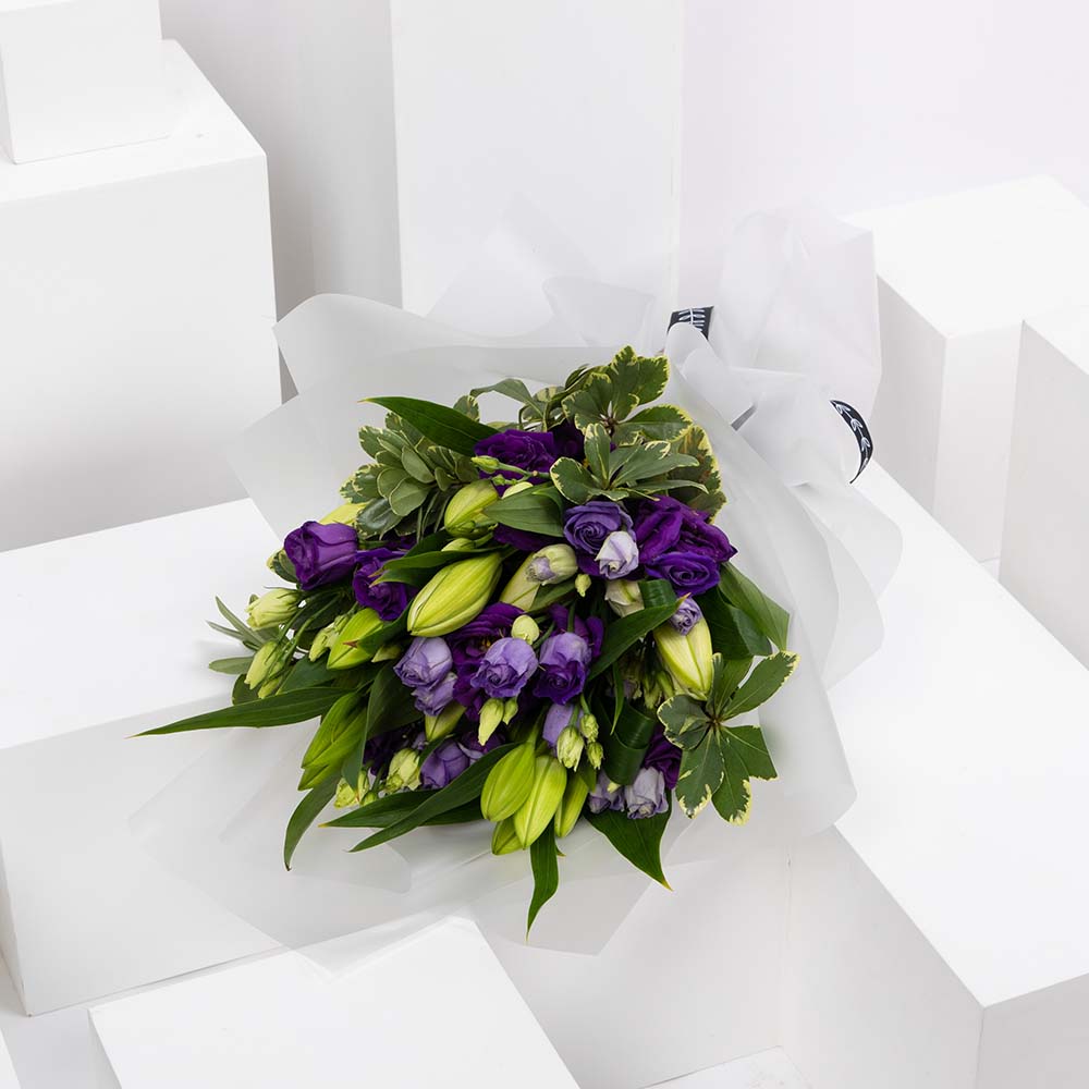 Lily & Eustoma | White Wrap