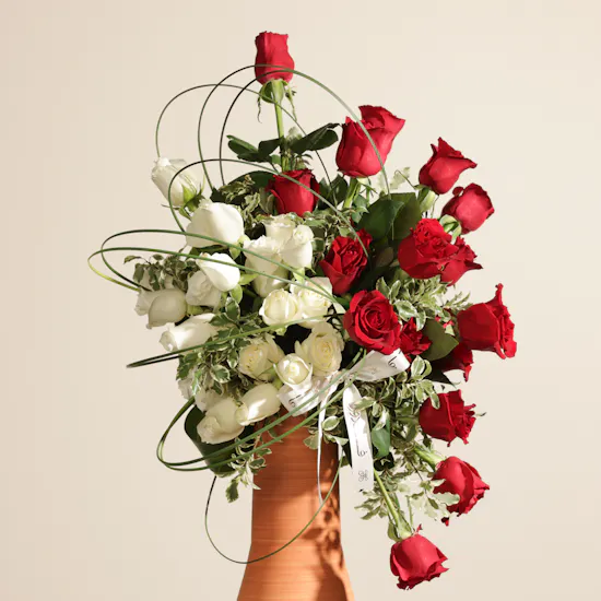 Chic Passion Roses Vase