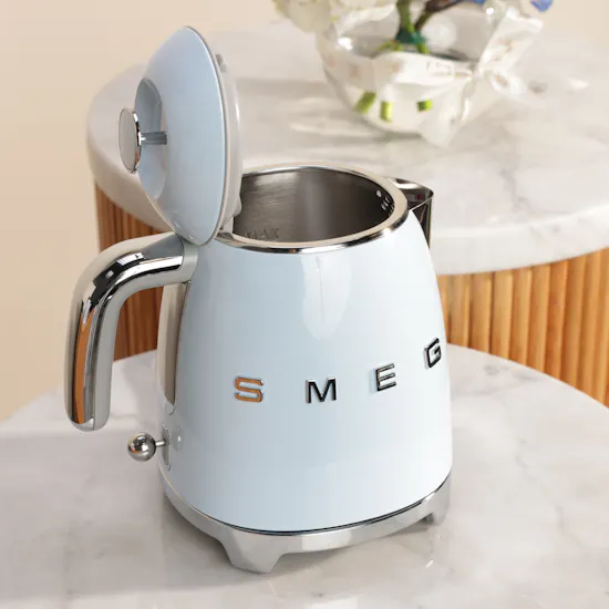 Smeg 50's Style Mini Kettle | Nostalgic Flowers Vase
