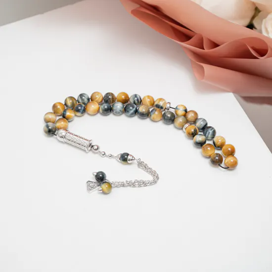 Zayan Tiger-Eye and Silver Rosary | Roses Bouquet