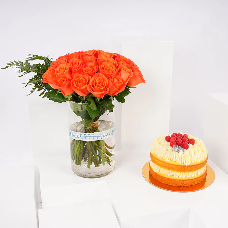 Laviviane Medium Size Lemon Cake | Roses Vase 5