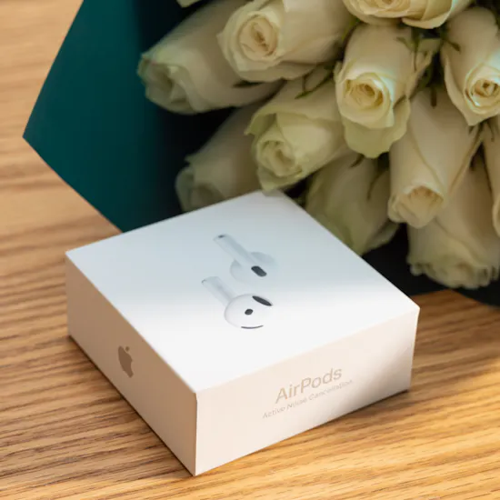 Apple AirPods 4 with Active Noise Cancellation | Moonlight Beauty Rose Bouquet