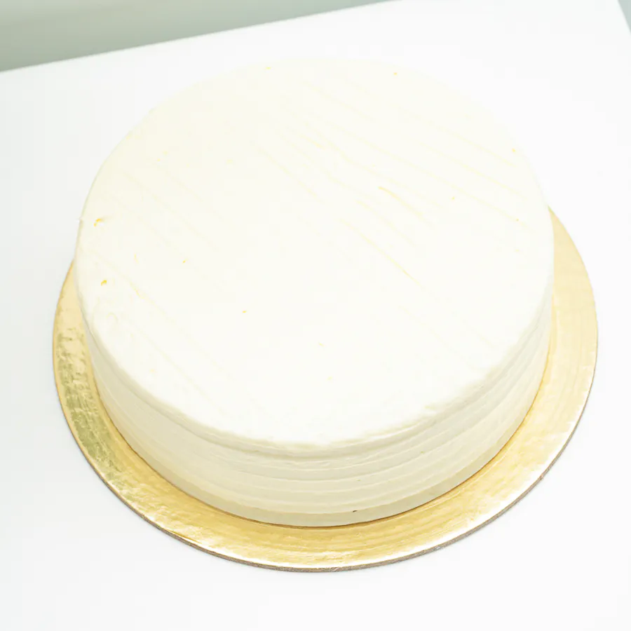 Munch Bakery Vanilla Cake | Royal Purple Bouquet 2