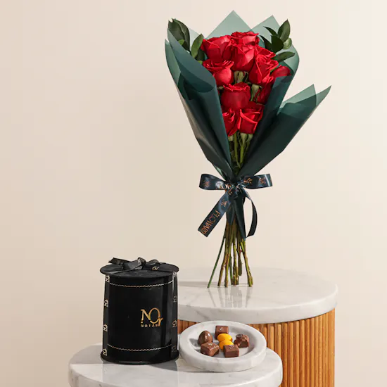 Nor Noyau Round Black Velvet Small Chocolate Box | Joyful Flowers
