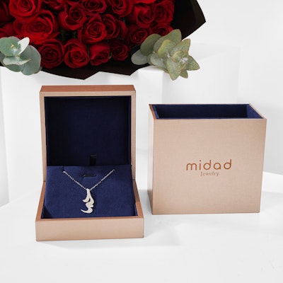 Midad Hob Medium Necklace | 50 Red Roses