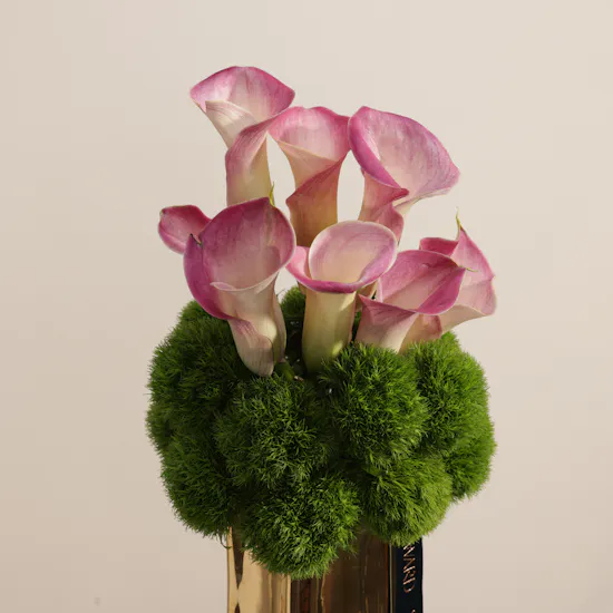 Golden Contour Flower Vase