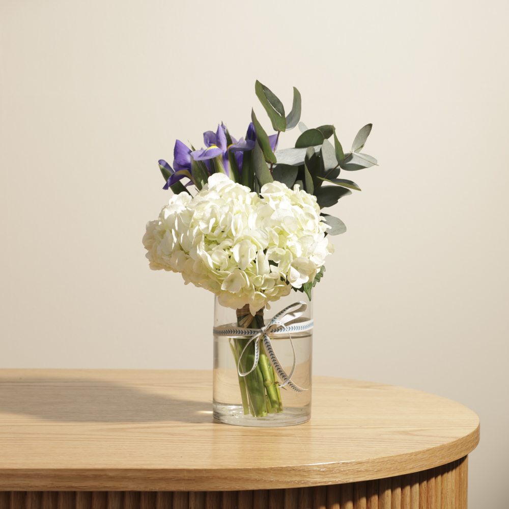 Hydrangea & Iris | Glass Vase