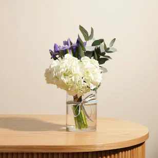 Hydrangea & Iris | Glass Vase