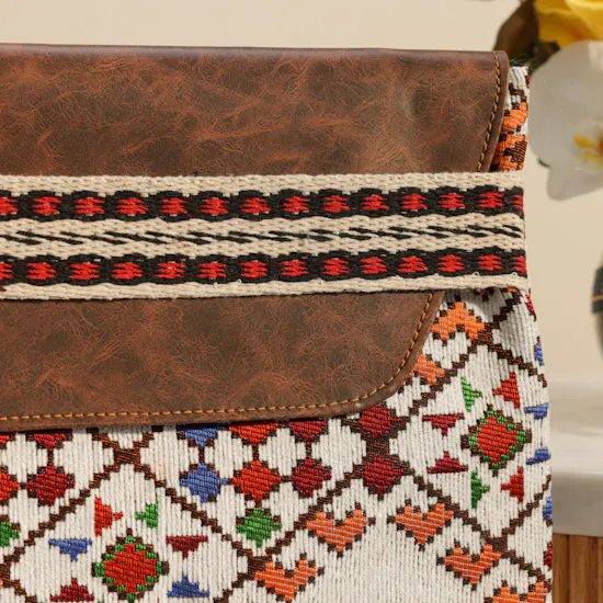 Kaseb Al Diriyah Pouch | Pretty Flowers Vase