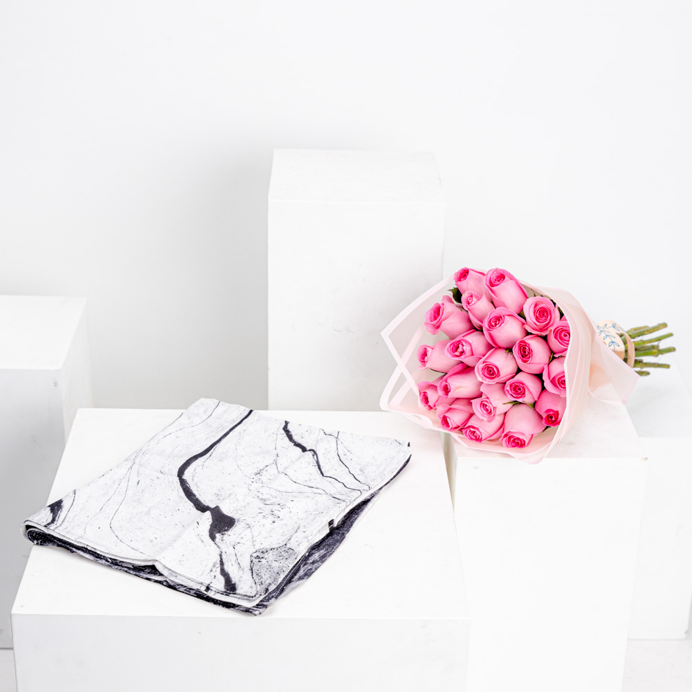 Jude Milky Way Scarf | Roses Bouquet 