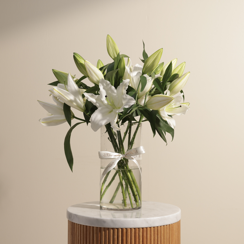 Elegant White Lily Vase | 12 Flowers