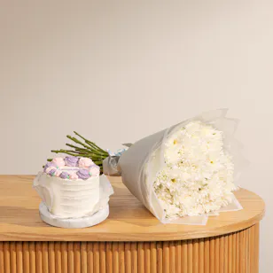 Nino's Congrats Bento Cake | White Bouquet Nino's Congrats Bento Cake | White Bouquet