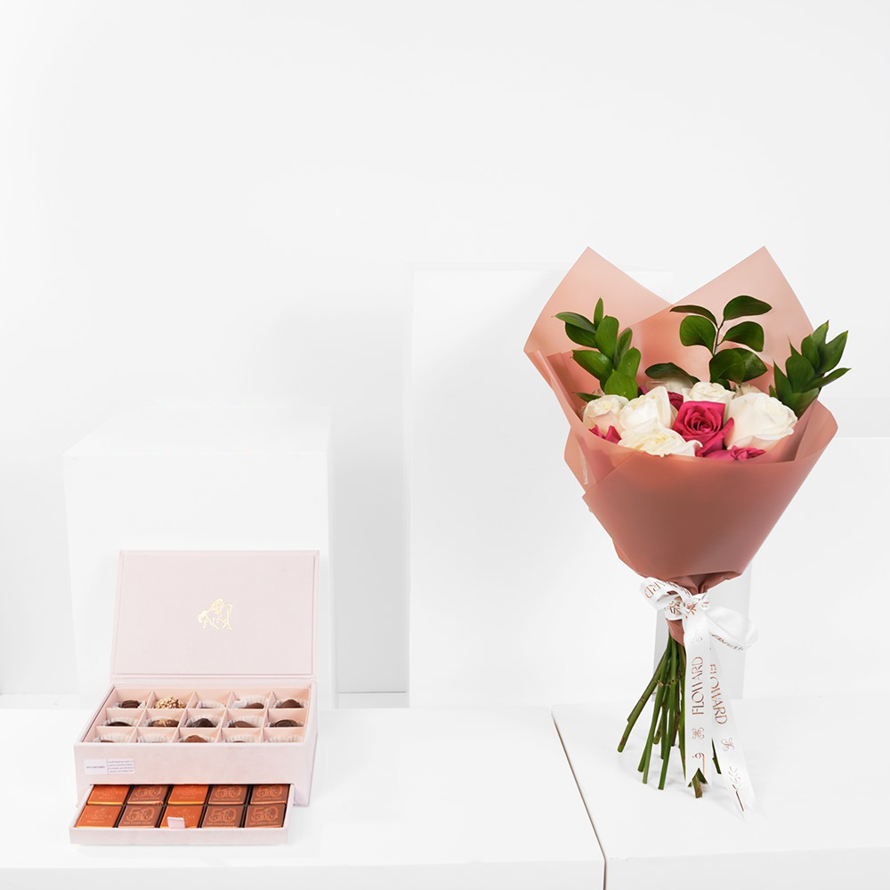 Godiva Small Royal Box |Rose  Bouquet