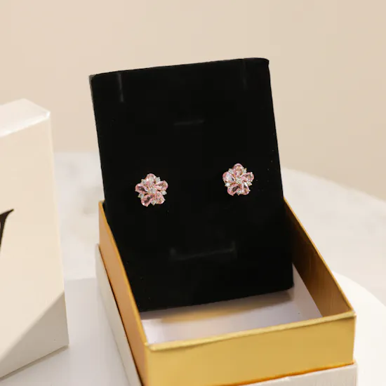 AV Jewelry Gold Earrings With a Flower Design