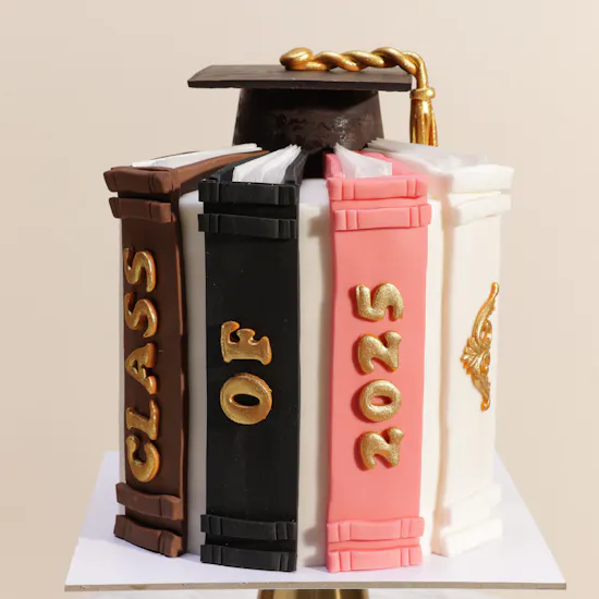 Floward Graduation Day Cake