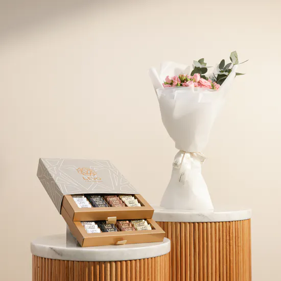 Levo Chocolate Box | Delicate Flower Bouquet