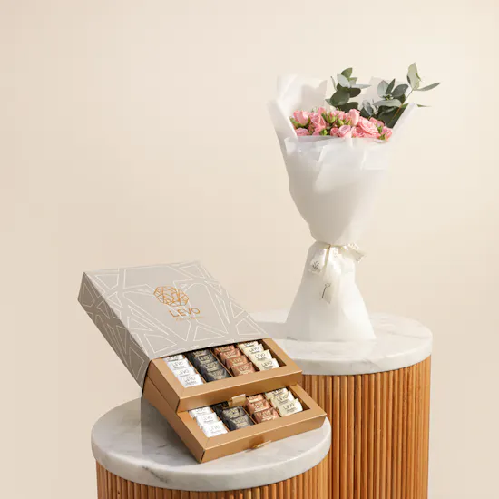 Levo Chocolate Box | Delicate Flower Bouquet