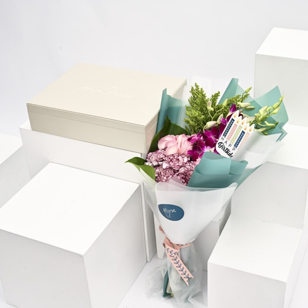 Five Leaves Tea Luxury Box Birthday Magenta Floward Riyadh