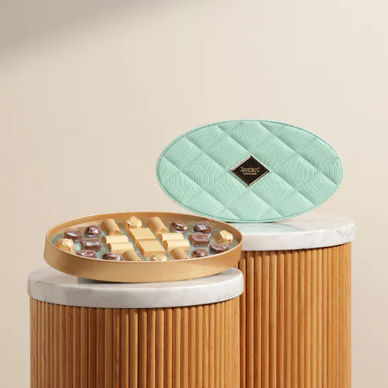 Bostani Oval Small Chocolates Tiffany Leather Box