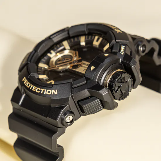 Casio G Shock Men’s GA-400GB-1A9DR Gold and Black Watch