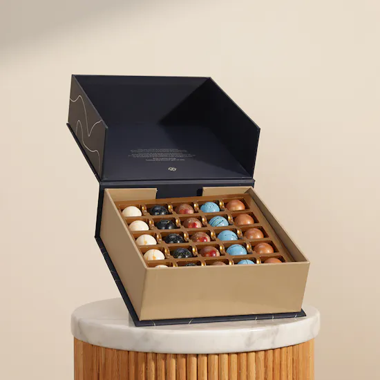 Nua Classic Signature Chocolate Box