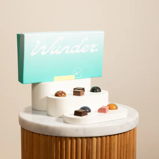Wunder Chocolate Box | Sunlit Roses Bouquet