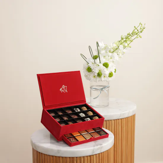 Godiva Small Royal Chocolate Box | Whispered Blooms Vase