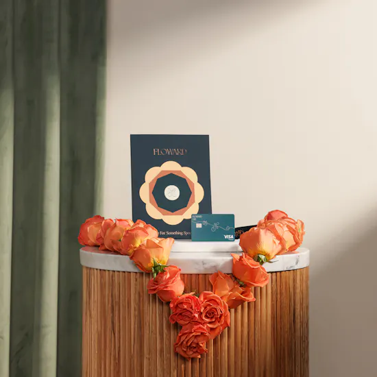 Floward 100 KWD Card | Orange Rose Graduation Lei