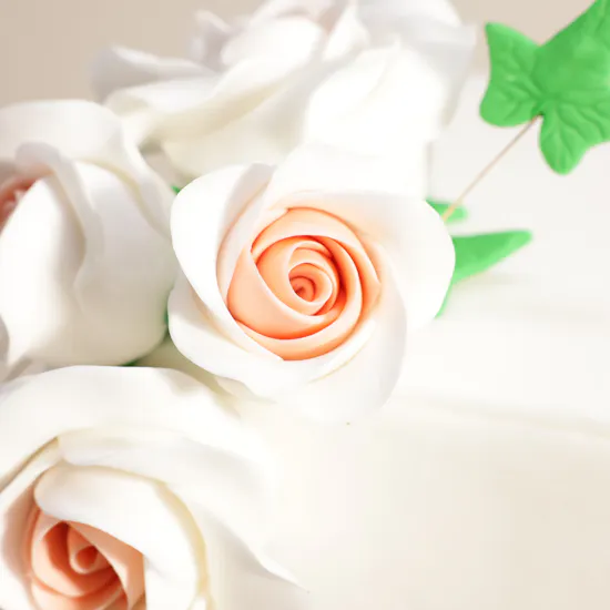 Floward Botanical Bloom Cake