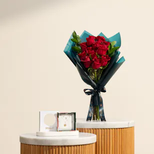 L'azurde Sun Layered Necklace | Distinctive Red Roses