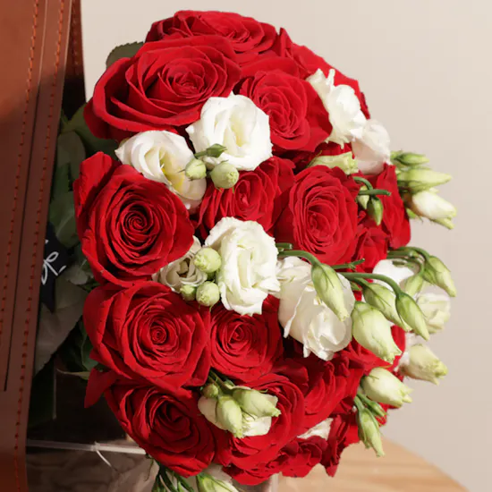 Quffah Pray Mat | Red Roses
