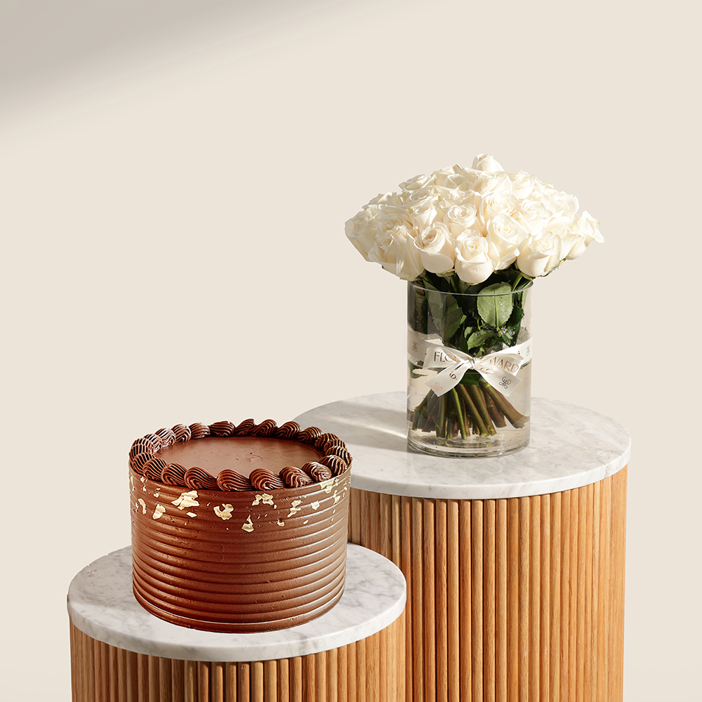 Erzulie Cakes Midnight Velvet Cake | Majestic White Roses Vase