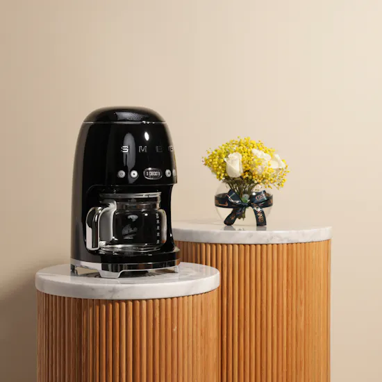 Smeg 50's Style Drip Filter Coffee Machine | Flowers Vase